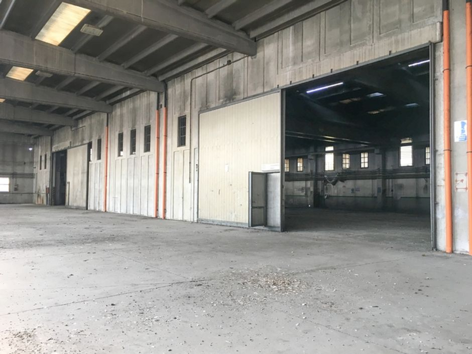 #2266 Fabbricato industriale con terreni in vendita - foto 5