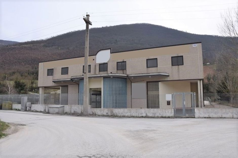 #2321 Fabbricato per attività commerciale in vendita - foto 1