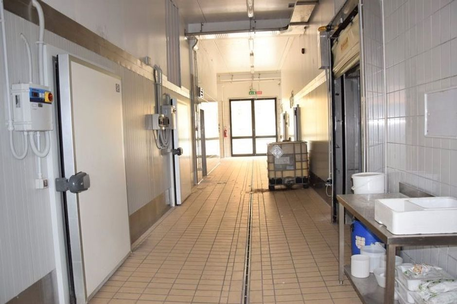#2321 Fabbricato per attività commerciale in vendita - foto 4