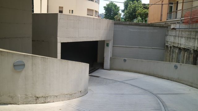 Garage in vendita