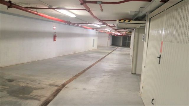 Garage in vendita