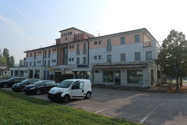 Negozi in vendita
