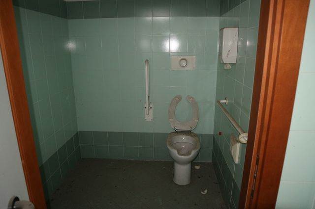 Negozi in vendita