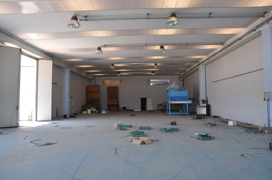 #2502 Complesso industriale con area esterna in vendita - foto 3