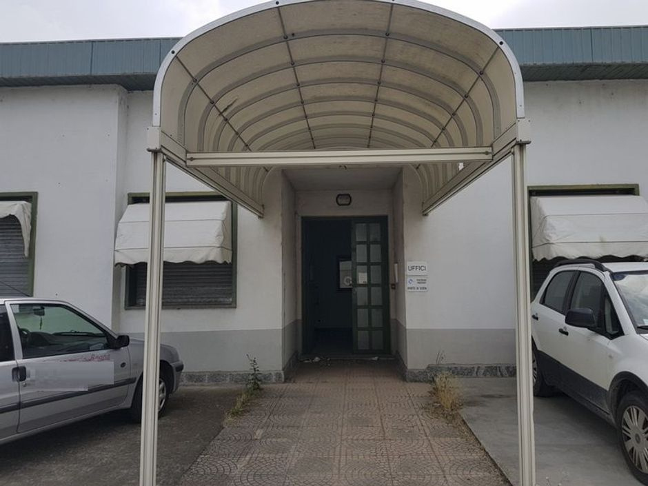 #2526 Capannone industriale con corte in vendita - foto 5