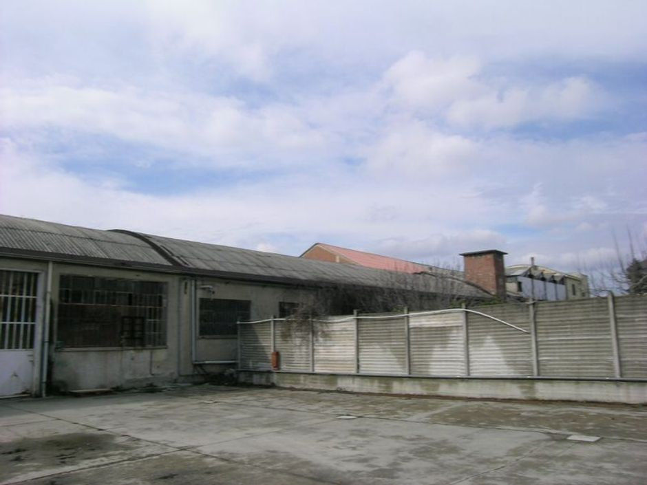 #2526 Capannone industriale con corte in vendita - foto 8
