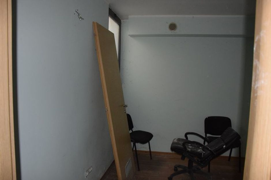 #2559 Negozio al piano terra con magazzino in vendita - foto 7