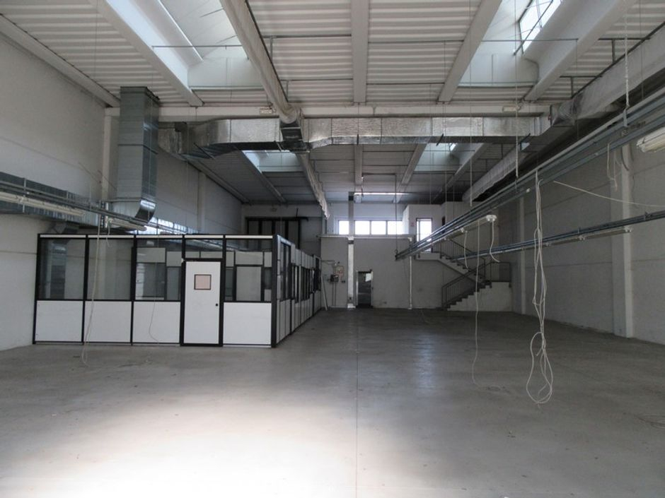 #2575 Due laboratori artigianali con uffici in vendita - foto 1