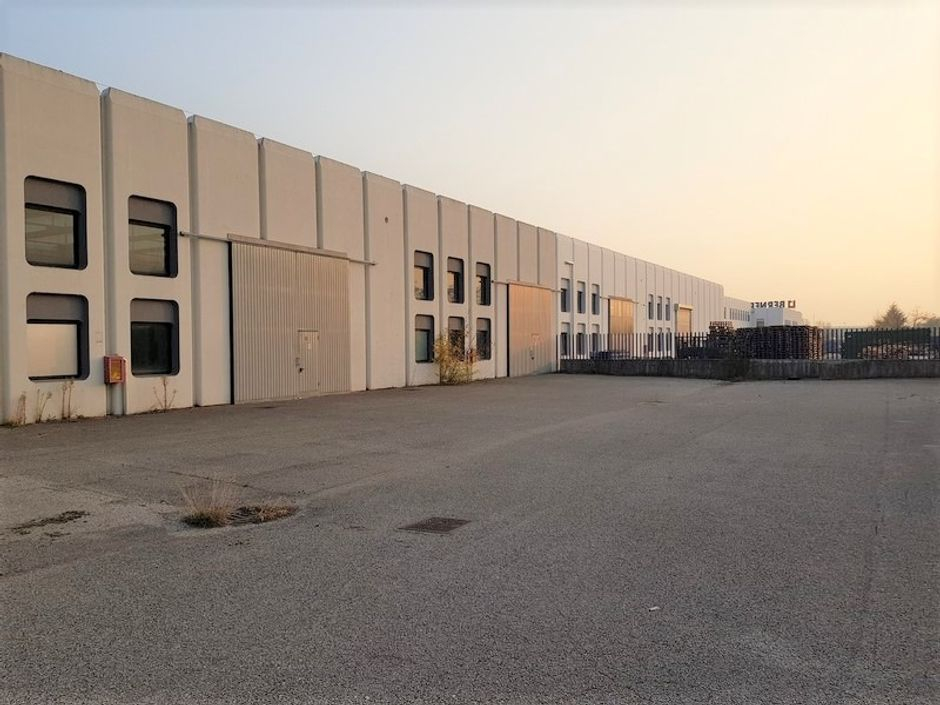 #2687 Palazzina uffici con ampio stabilimento produttivo in vendita - foto 3