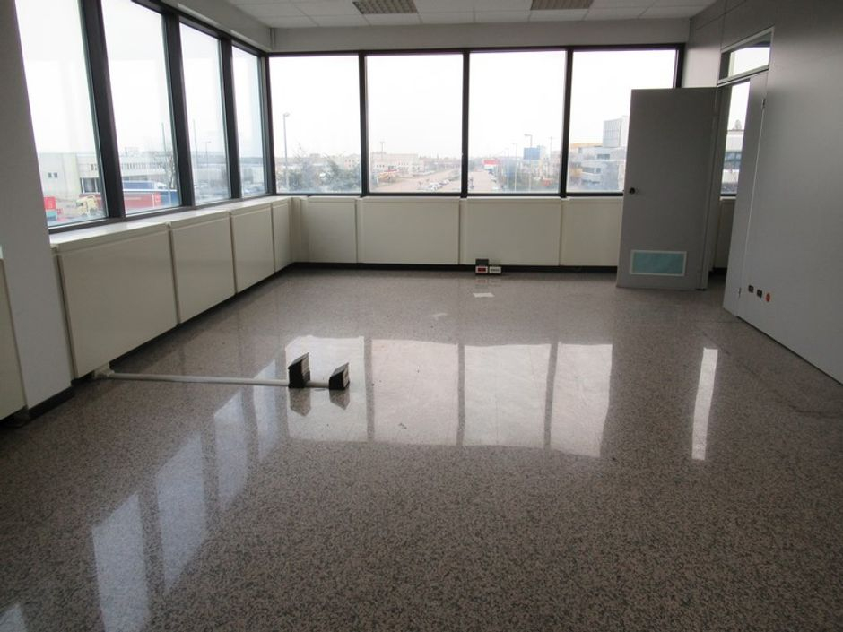 #2687 Palazzina uffici con ampio stabilimento produttivo in vendita - foto 7
