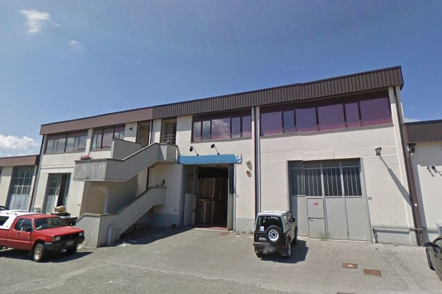 Laboratori in vendita