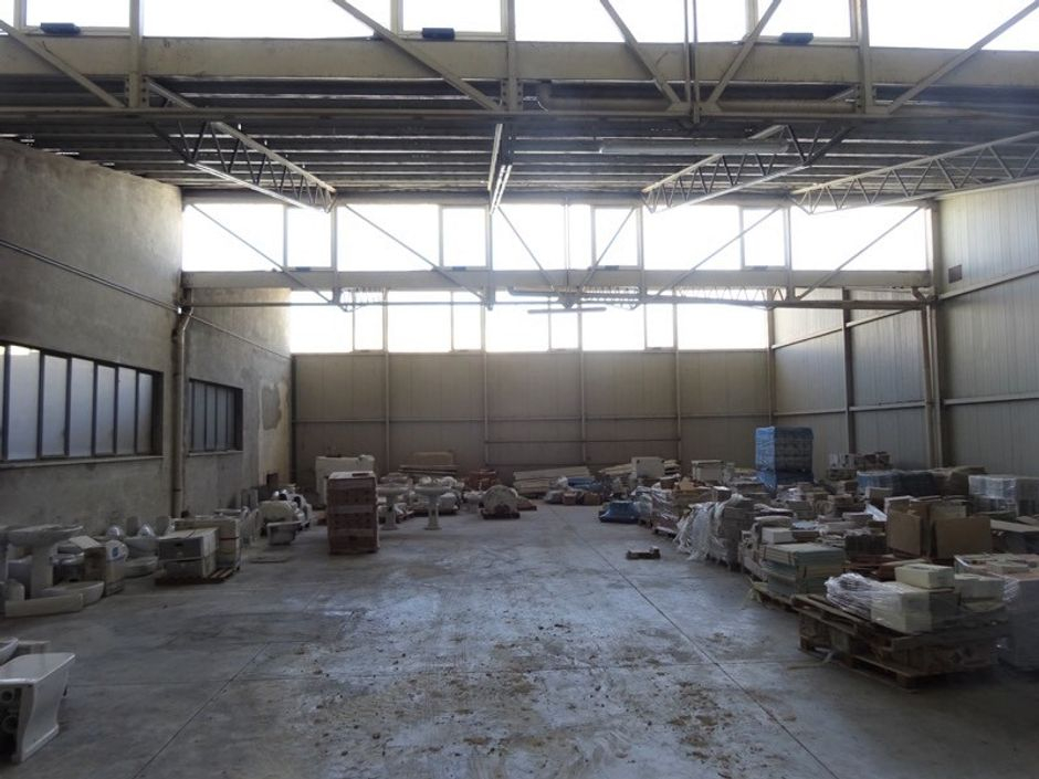 #2742 Capannone commerciale con impianto fotovoltaico in vendita - foto 3