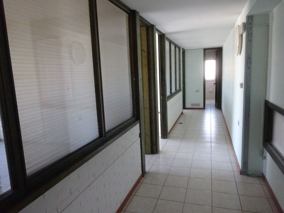 #2742 Capannone commerciale con impianto fotovoltaico in vendita - foto 8