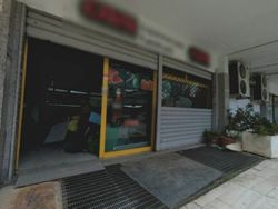 Shop with parking space - Lot 2758 (Auction 2758)