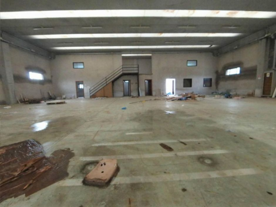 #2785 Capannone industriale con uffici in vendita - foto 1