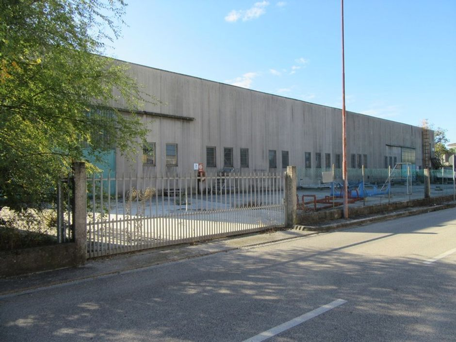 #2802 Capannone ad uso opificio con uffici in vendita - foto 1