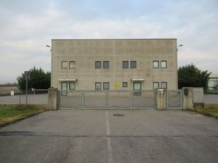 Capannoni artigianali in vendita