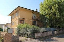 Apartment house former barracks with exclusive court - Lote 2861 (Subasta 2861)