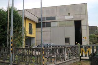 Capannoni artigianali in vendita
