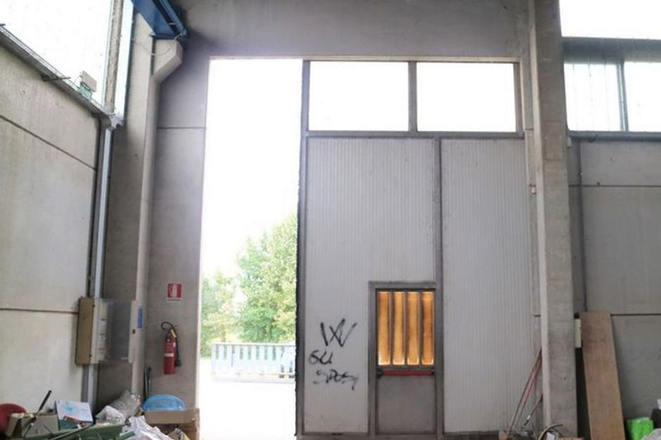 #2905 Capannone artigianale con appartamento in vendita - foto 4