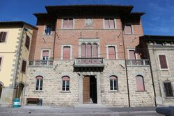 Palazzo uffici con corte in centro storico - Lotto 2978 (Asta 2978)