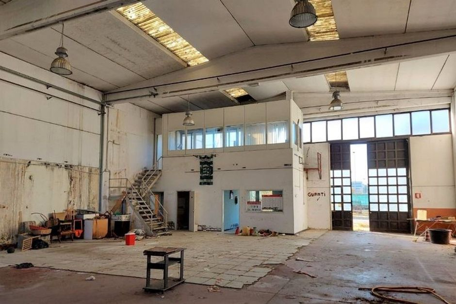 #2982 Porzione di capannone in zona industriale in vendita - foto 3