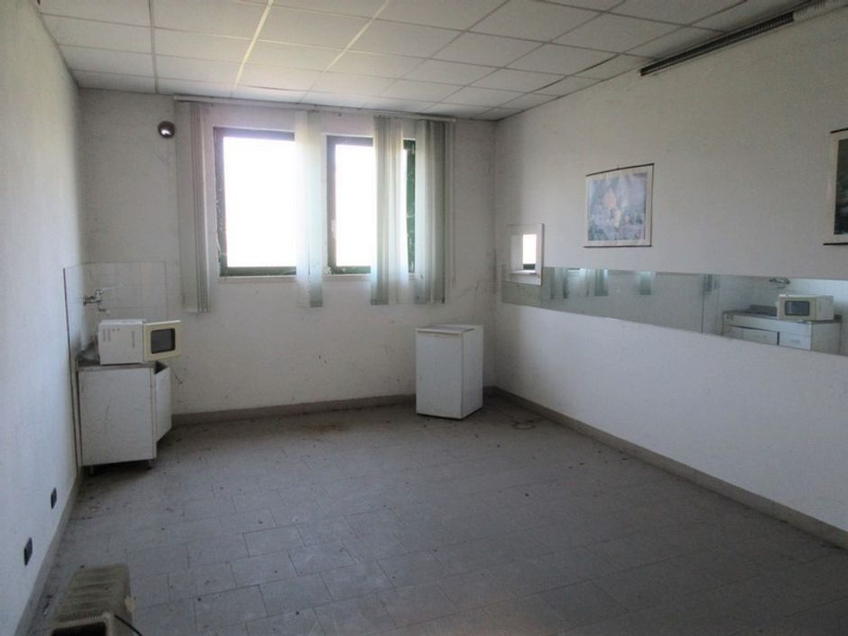 #3179 Capannone produttivo con sala espositiva in vendita - foto 6