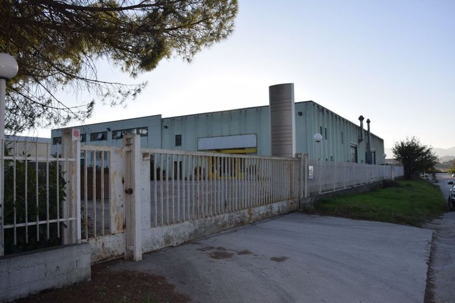 #3293 Porzione di capannone con area espositiva in vendita - foto 12