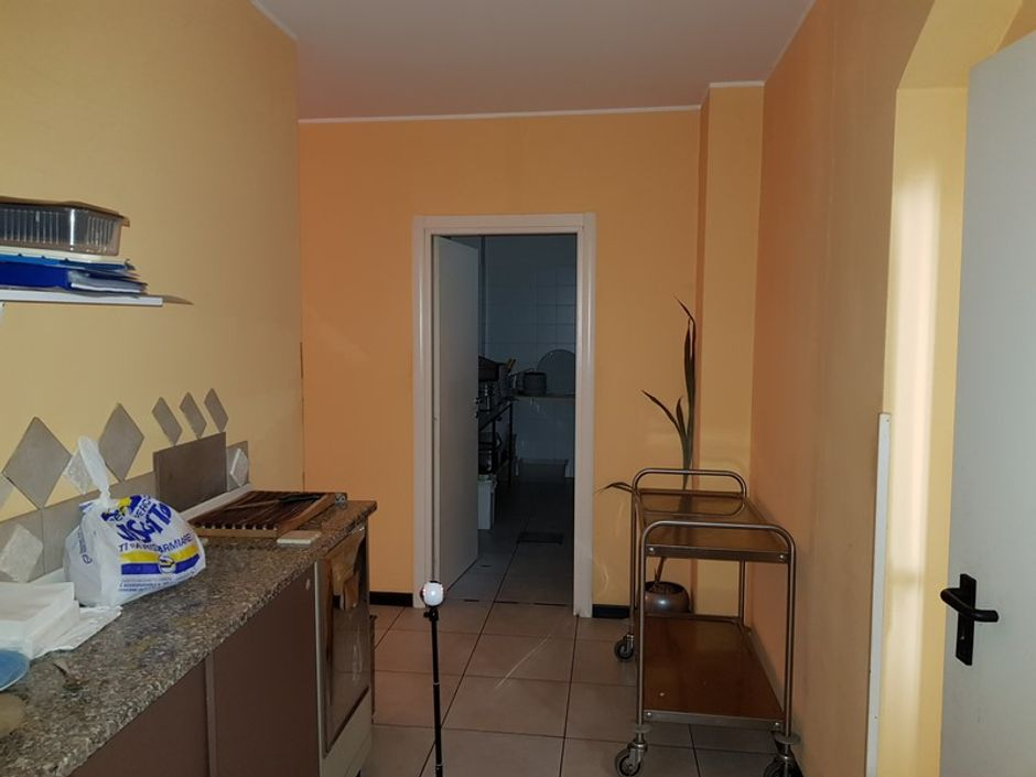 #3360 Ristorante e negozio con ampio piazzale in vendita - foto 6