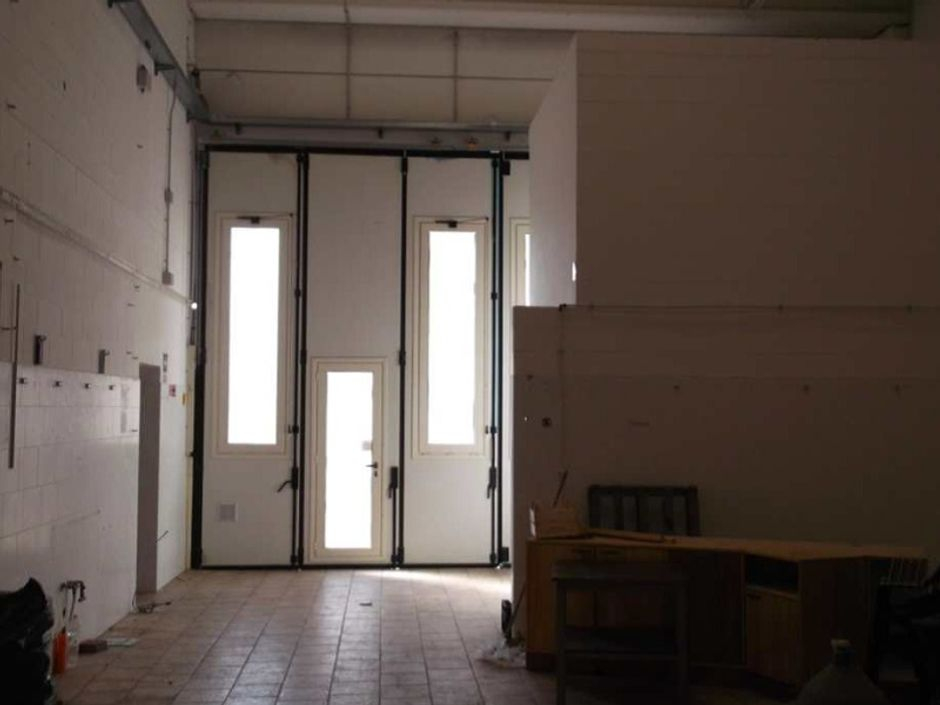#3489 Laboratorio con magazzino ed appartamento in vendita - foto 2
