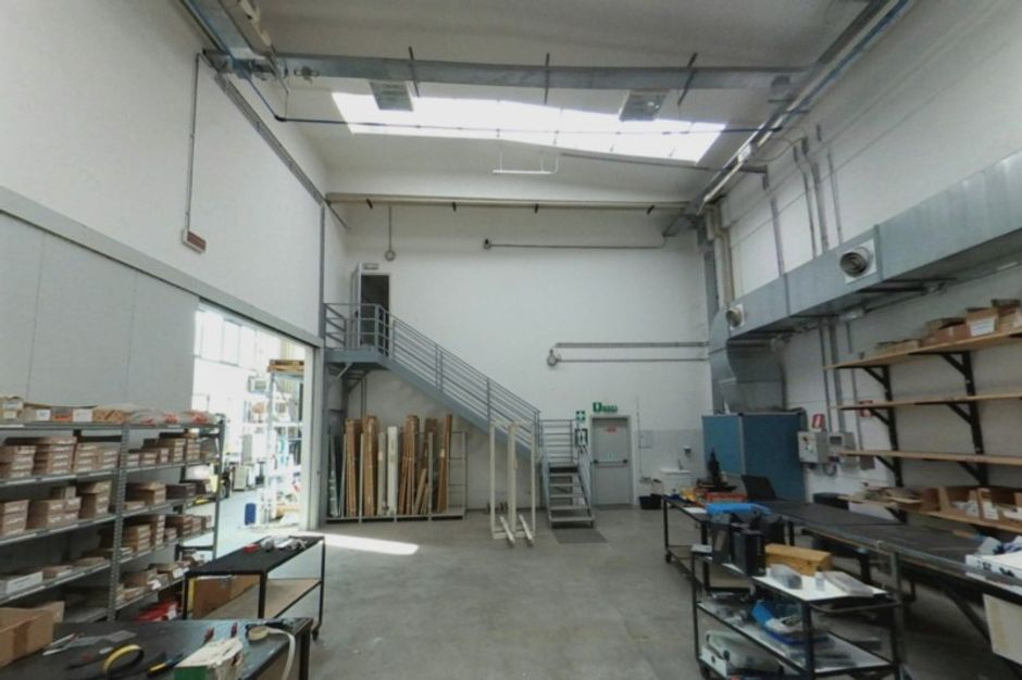 #3542 Porzione di capannone con laboratori e uffici in vendita - foto 6