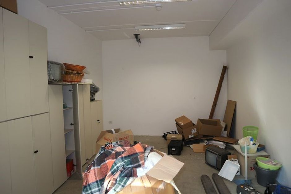 #3542 Porzione di capannone con laboratori e uffici in vendita - foto 8