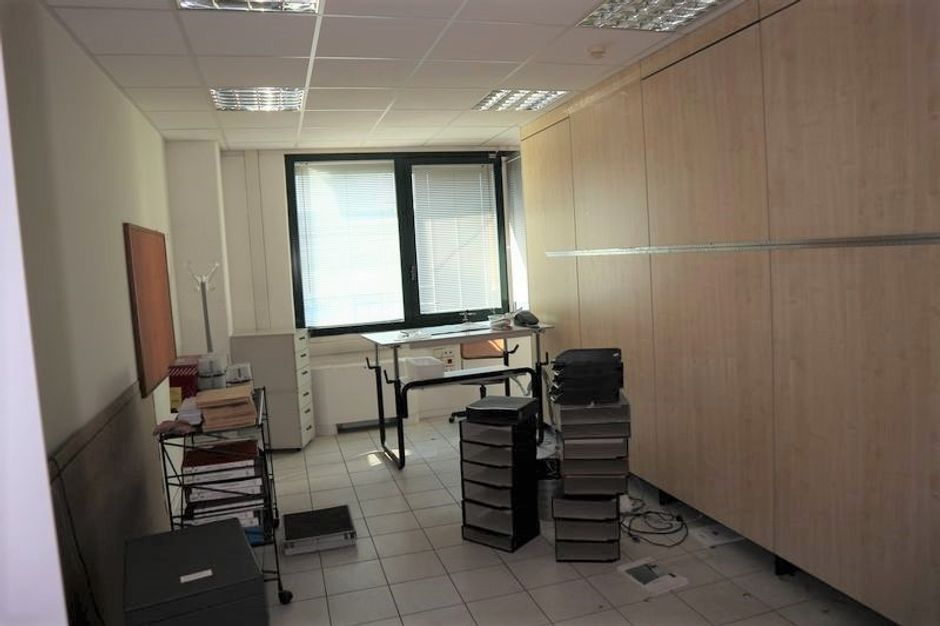 #3542 Porzione di capannone con laboratori e uffici in vendita - foto 12