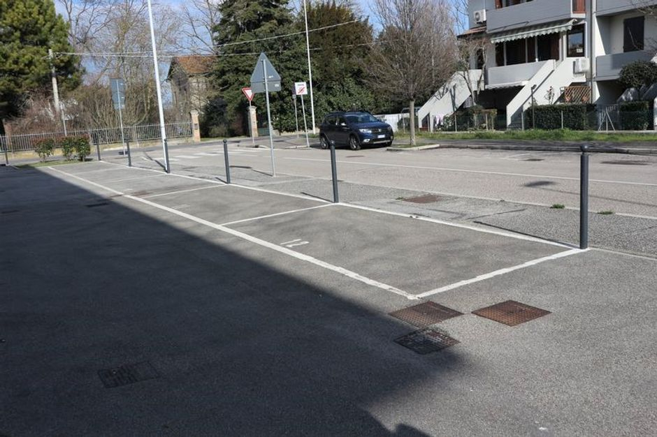 #3543 Negozio al piano terra e posto auto scoperto in vendita - foto 10