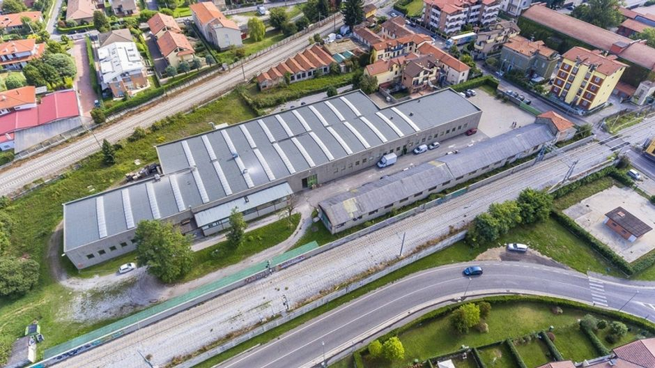 #3559 Capannone industriale con terreno edificabile in vendita - foto 2