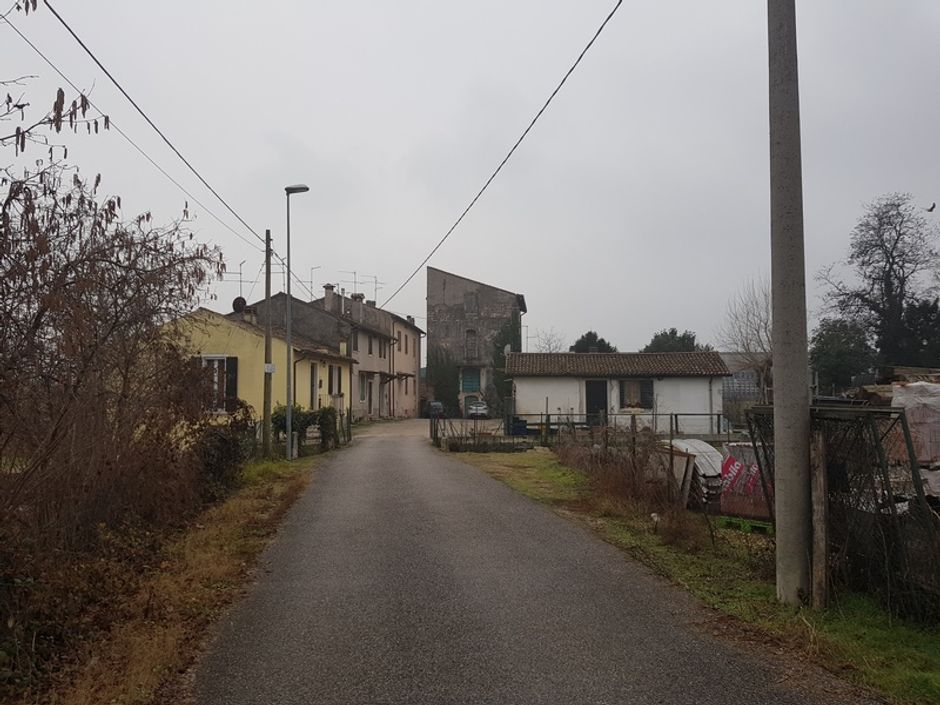 #3577 Magazzino su quattro piani con corte esclusiva in vendita - foto 10