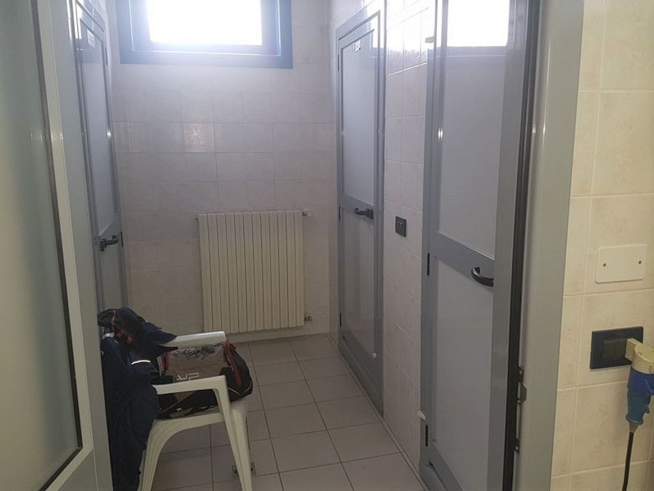 #3671 Capannone artigianale con alloggio e cortile in vendita - foto 5