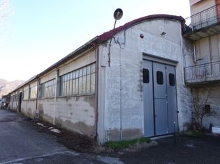 Capannoni artigianali in vendita
