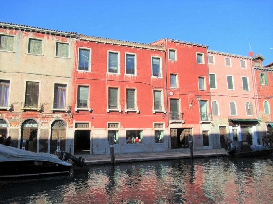 #3841 Complesso produttivo con area espositiva e di vendita in vendita - foto 1