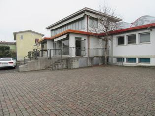 Capannoni artigianali in vendita