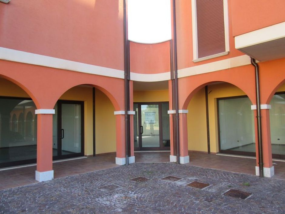 #397 Negozio al piano terra. Civico 4 in vendita - foto 7