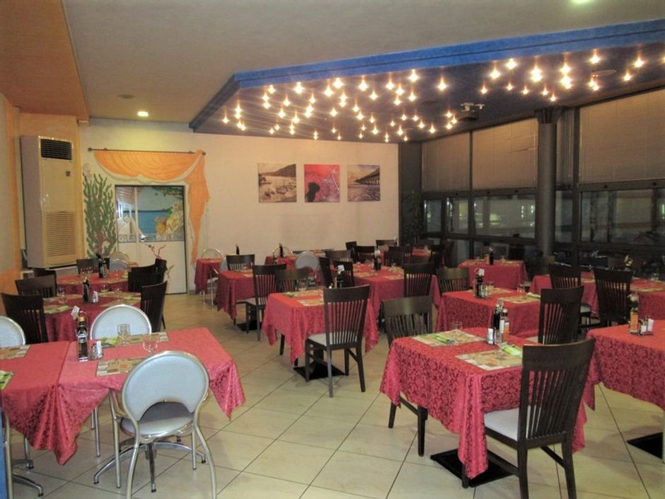 #4034 Bar ristorante con accessori e lastrico solare in vendita - foto 2