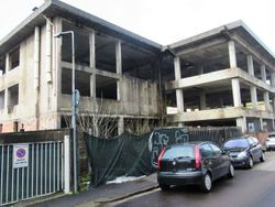 Área de construcción con construcción áspera