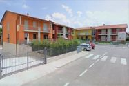 Immagine n0 - Tre appartamenti e tre garage in complesso residenziale - Asta 4122