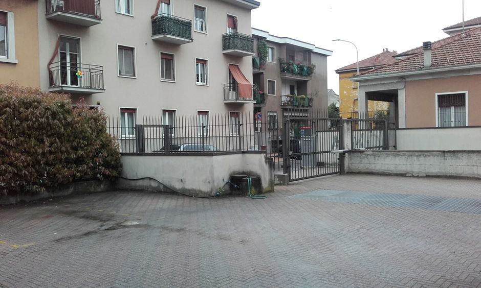 #4141 Negozio con magazzino e posto auto scoperto in vendita - foto 10