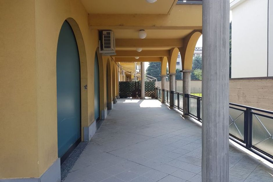 #4143 Negozio in complesso residenziale (sub 5) in vendita - foto 2