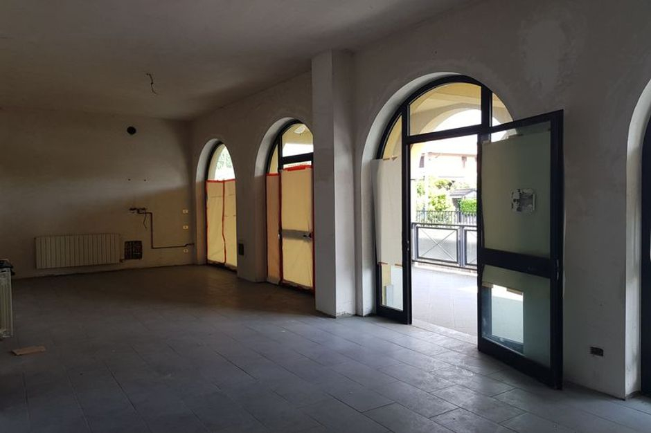 #4144 Negozio in complesso residenziale (sub 19) in vendita - foto 3