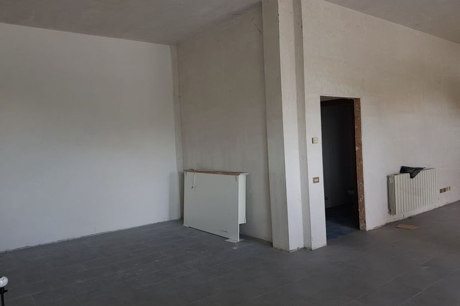 #4144 Negozio in complesso residenziale (sub 19) in vendita - foto 4