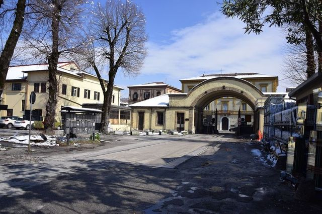 Con servizi in vendita