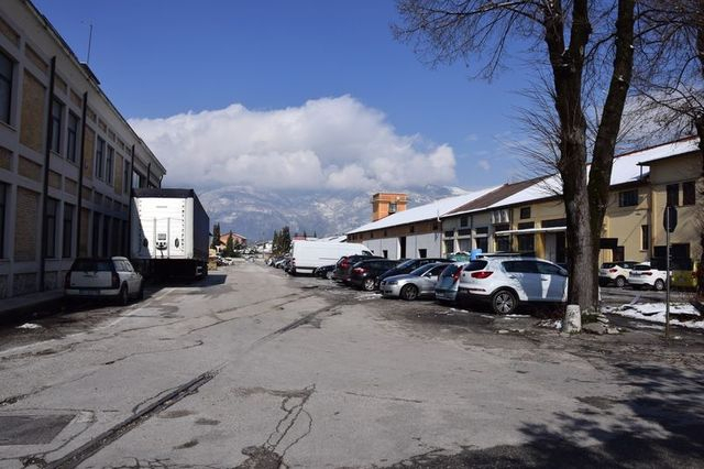 Con servizi in vendita